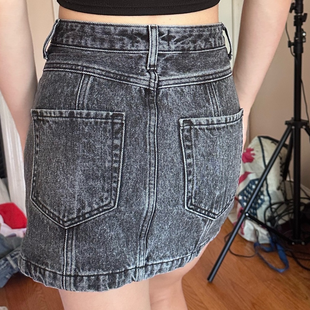 Abercrombie & Fitch Charcoal Button-Front Mini Skirt - Picture 2 of 2